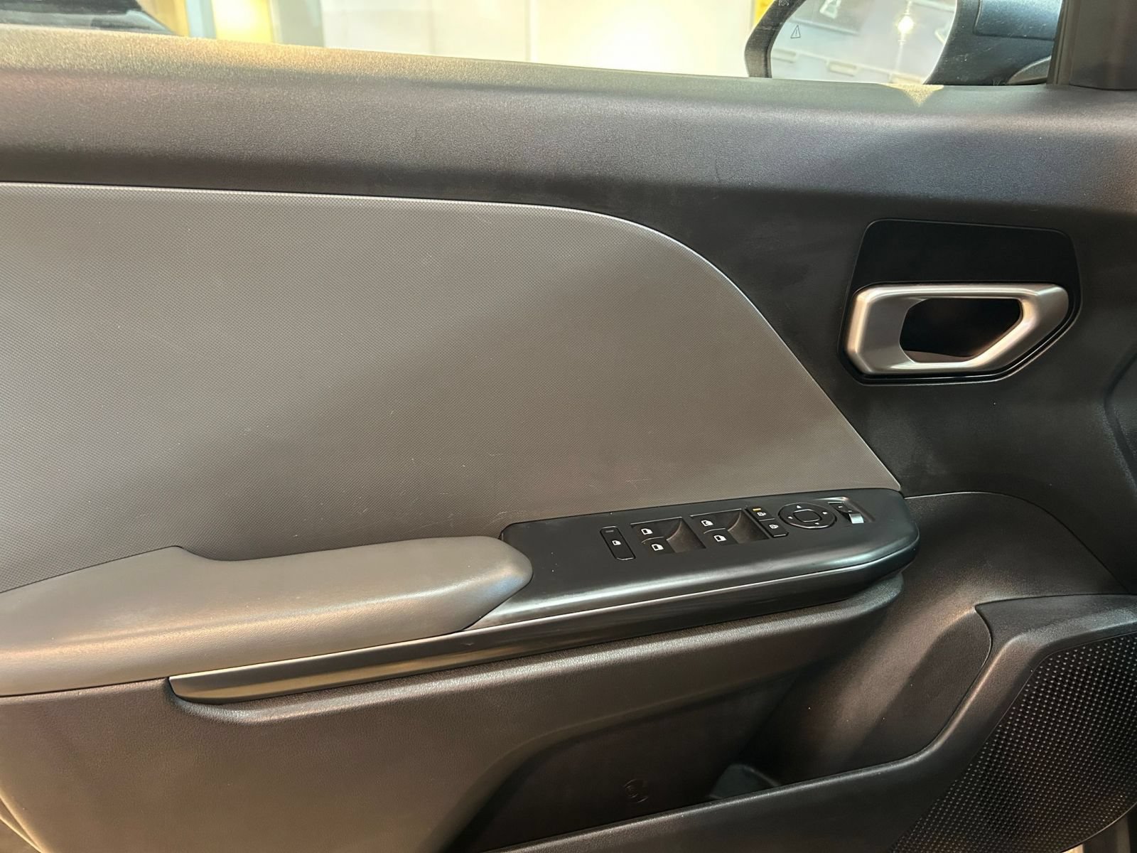 Used 2025 Kia K4 FWD image 18