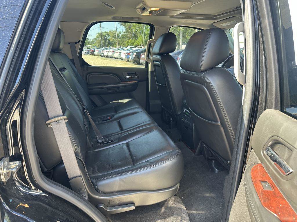 Used 2013 Cadillac Escalade Premium AWD/4WD image 13