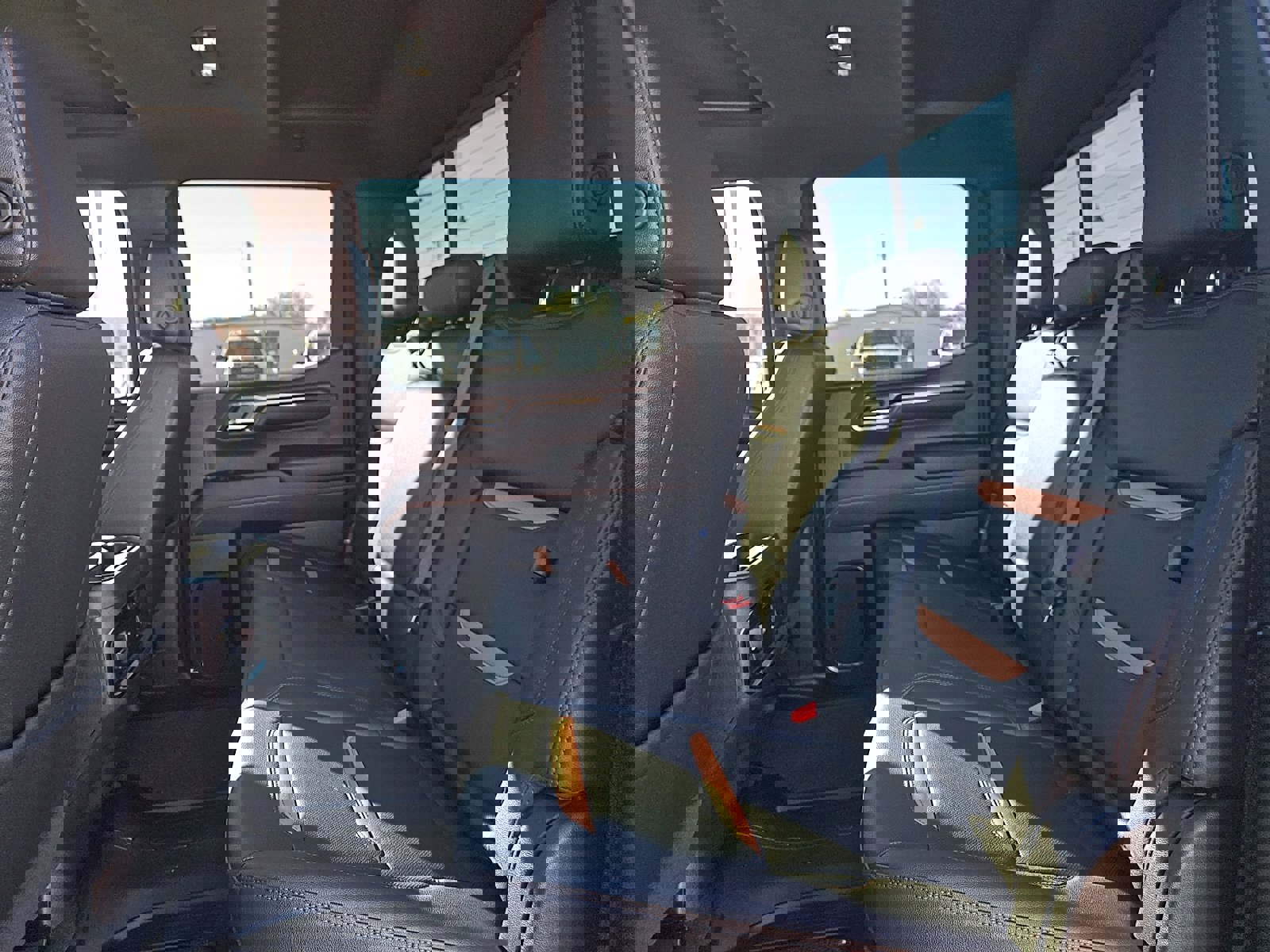 Used 2024 GMC Sierra 1500 AT4 w/ Technology Package image 11