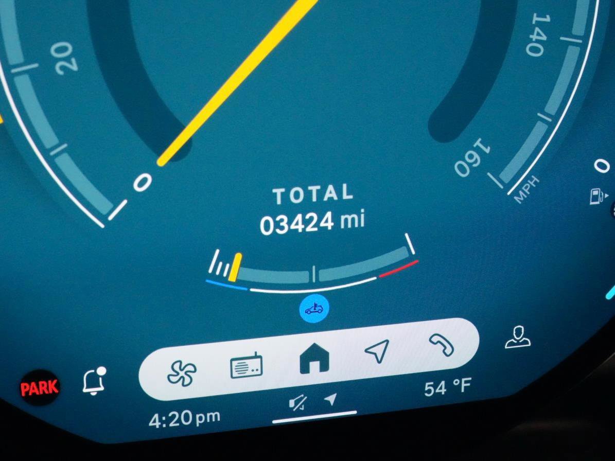 Certified 2025 MINI Cooper 2-Door Hardtop image 18