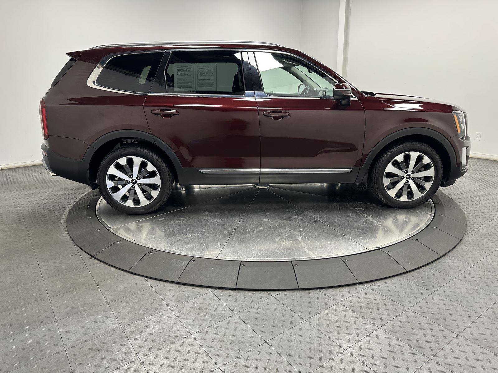 Used 2021 Kia Telluride EX w/ EX Premium Package FWD image 15