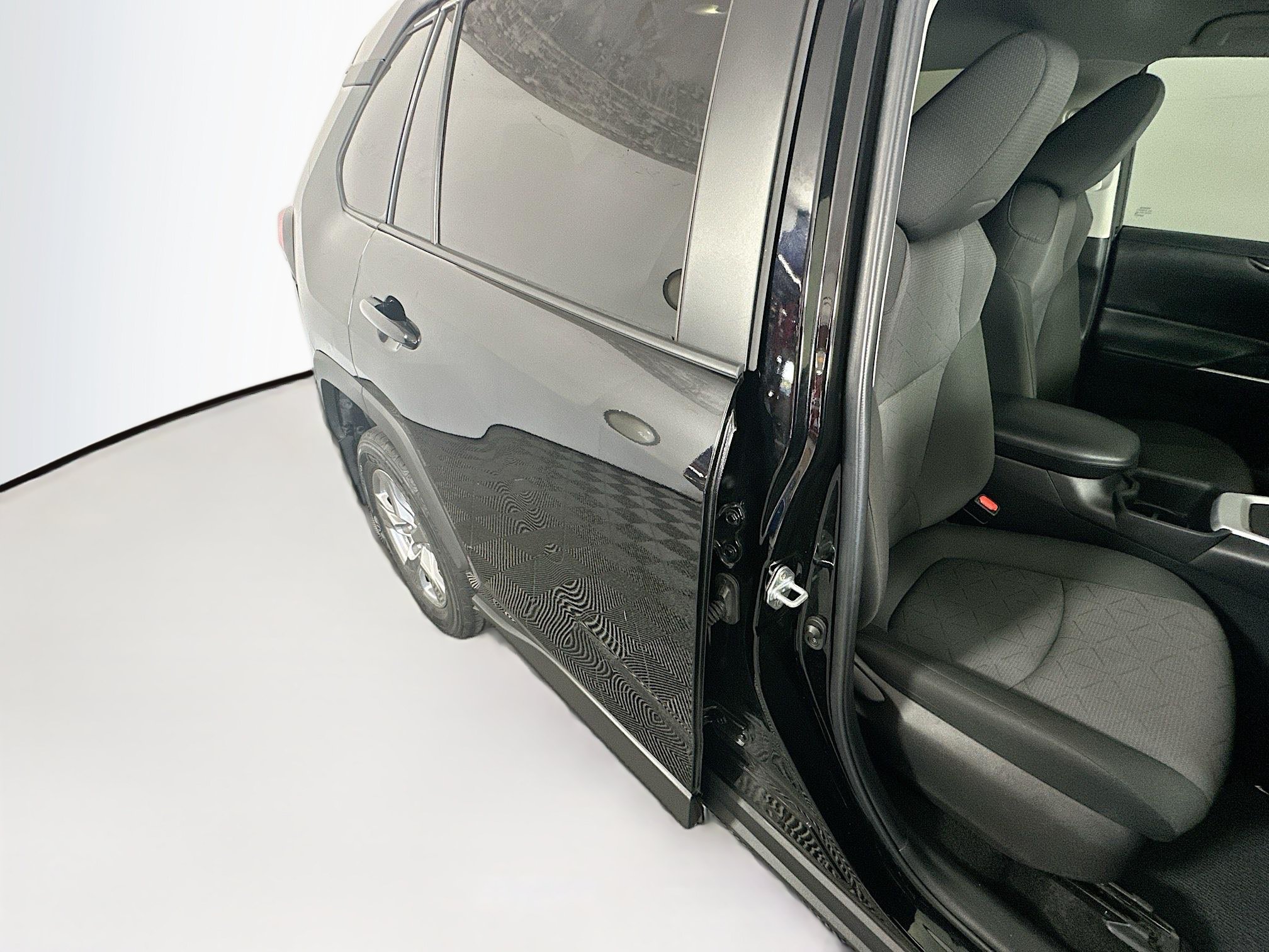 Used 2024 Toyota RAV4 XLE FWD image 28
