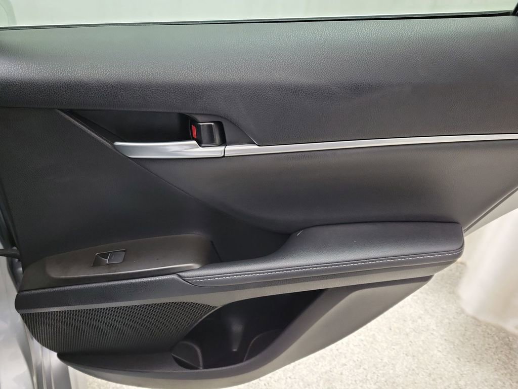 Used 2024 Toyota Camry XSE w/ Navigation Package image 21