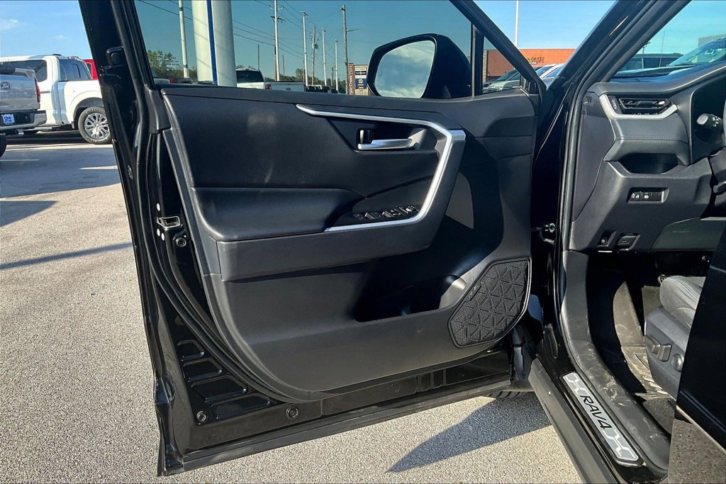 Used 2024 Toyota RAV4 SE AWD/4WD image 18