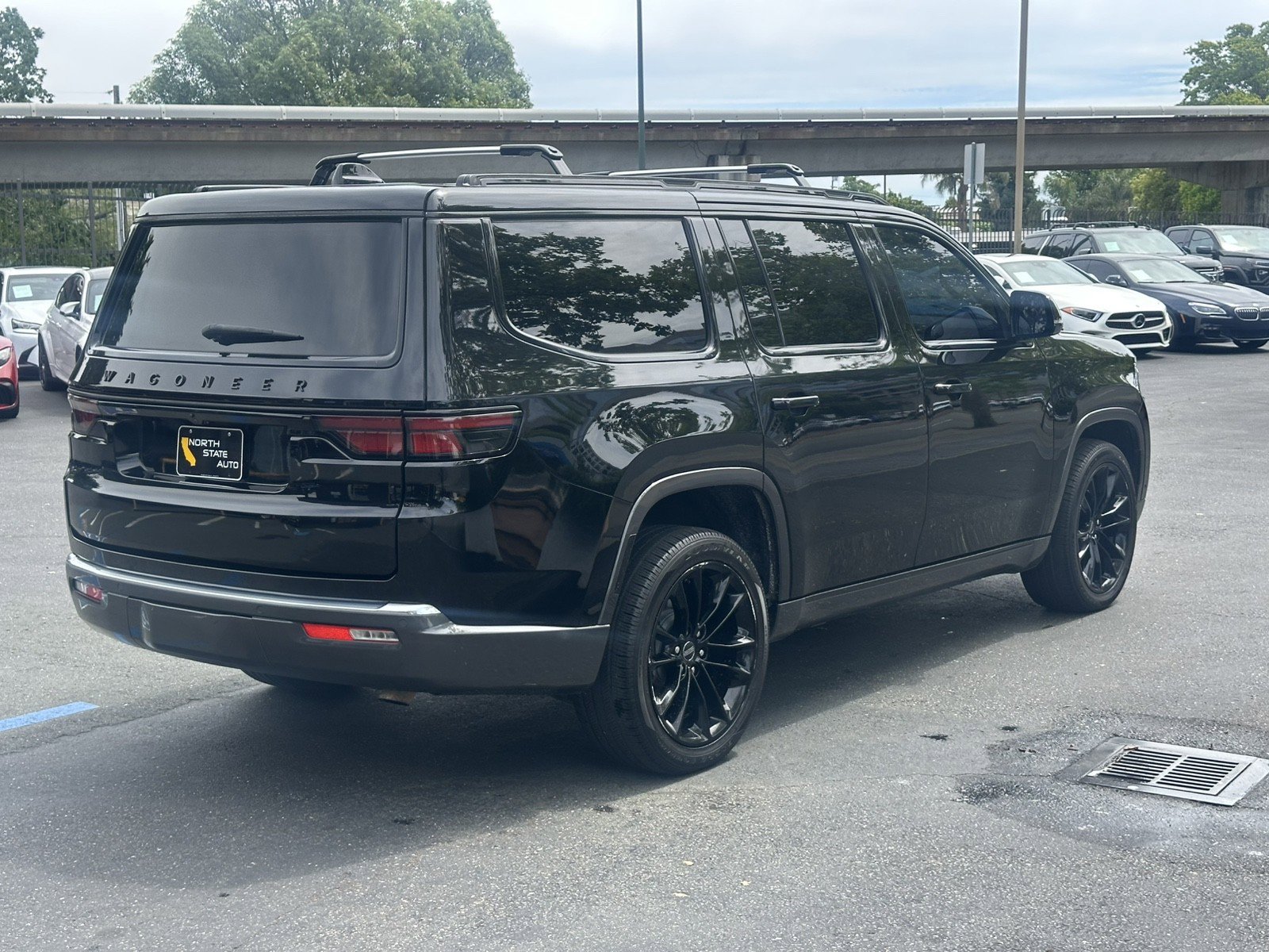 Used 2022 Jeep Wagoneer Series III w/ Premium Group I image 8