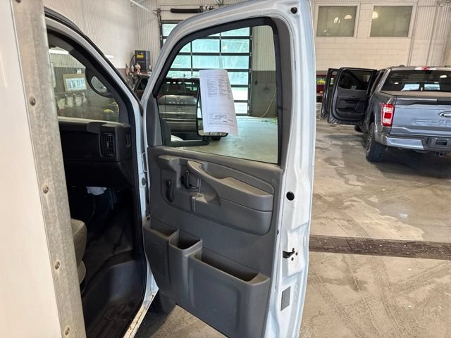 Used 2009 Chevrolet Express 3500 RWD image 10