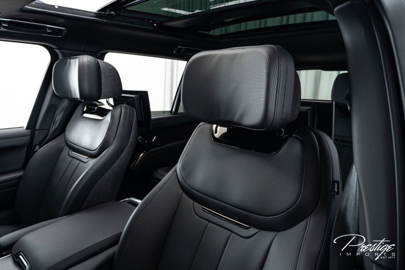 Used 2024 Land Rover Range Rover SV image 34