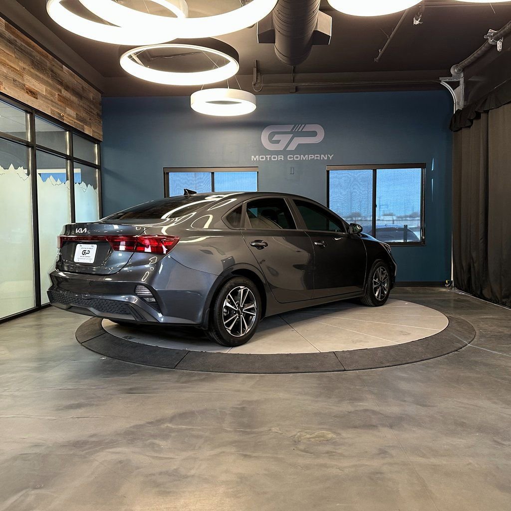Used 2024 Kia Forte LXS w/ LXS Technology Package FWD image 3