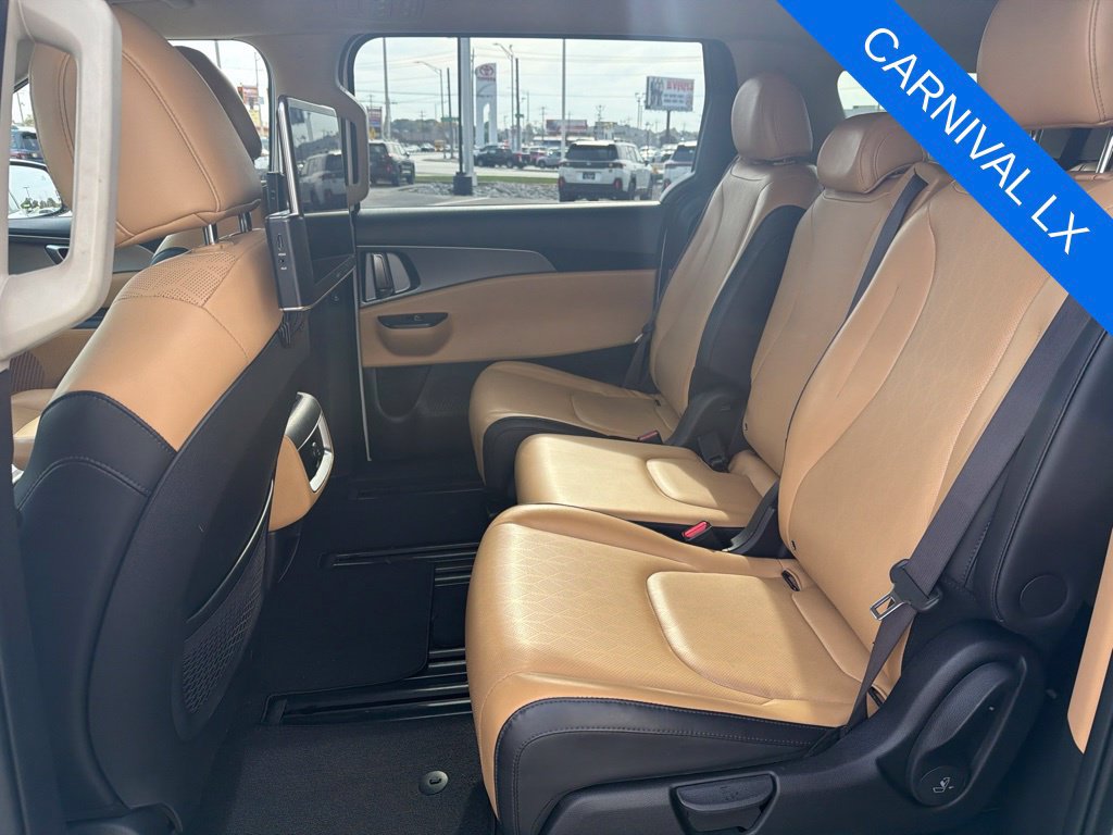 Used 2023 Kia Carnival LX FWD image 22