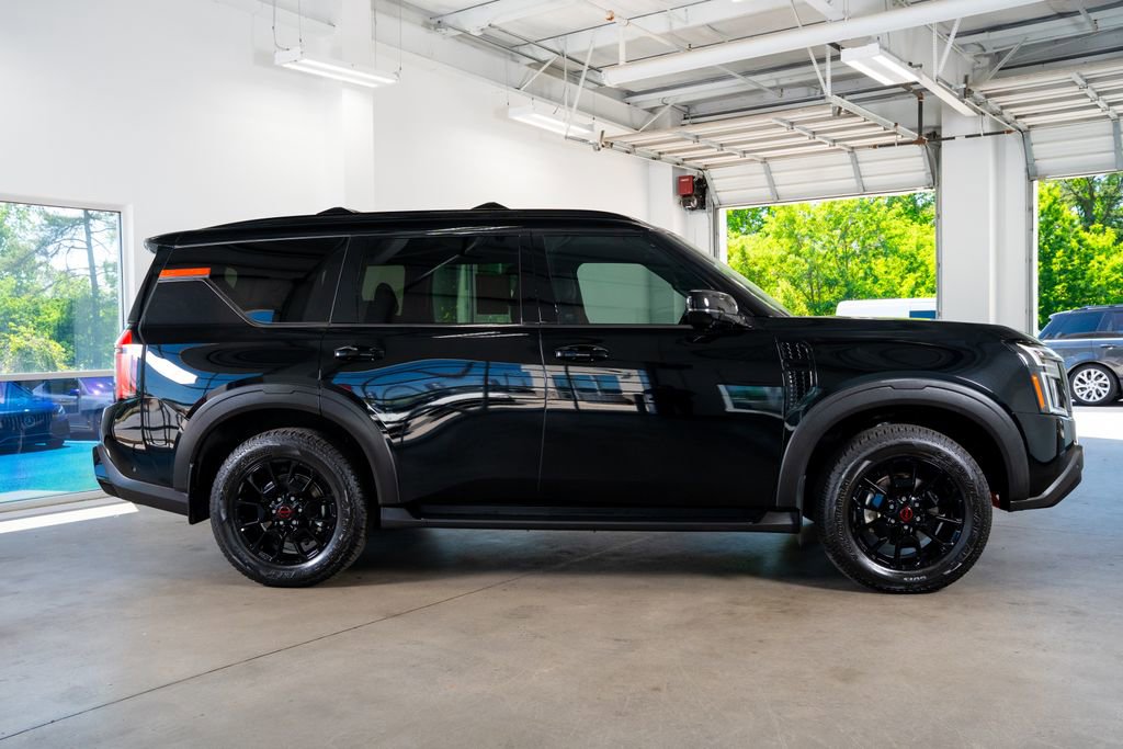 Used 2025 Nissan Armada PRO-4X AWD/4WD image 8