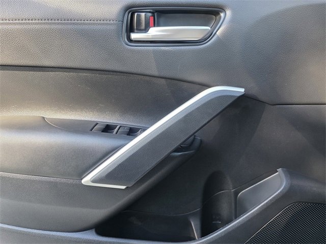 Used 2025 Toyota Corolla Cross XLE image 17