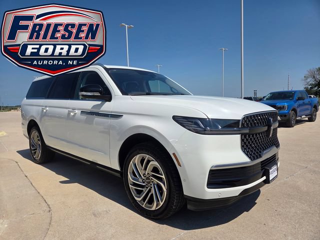 Used 2025 Lincoln Navigator L Reserve AWD/4WD image 3