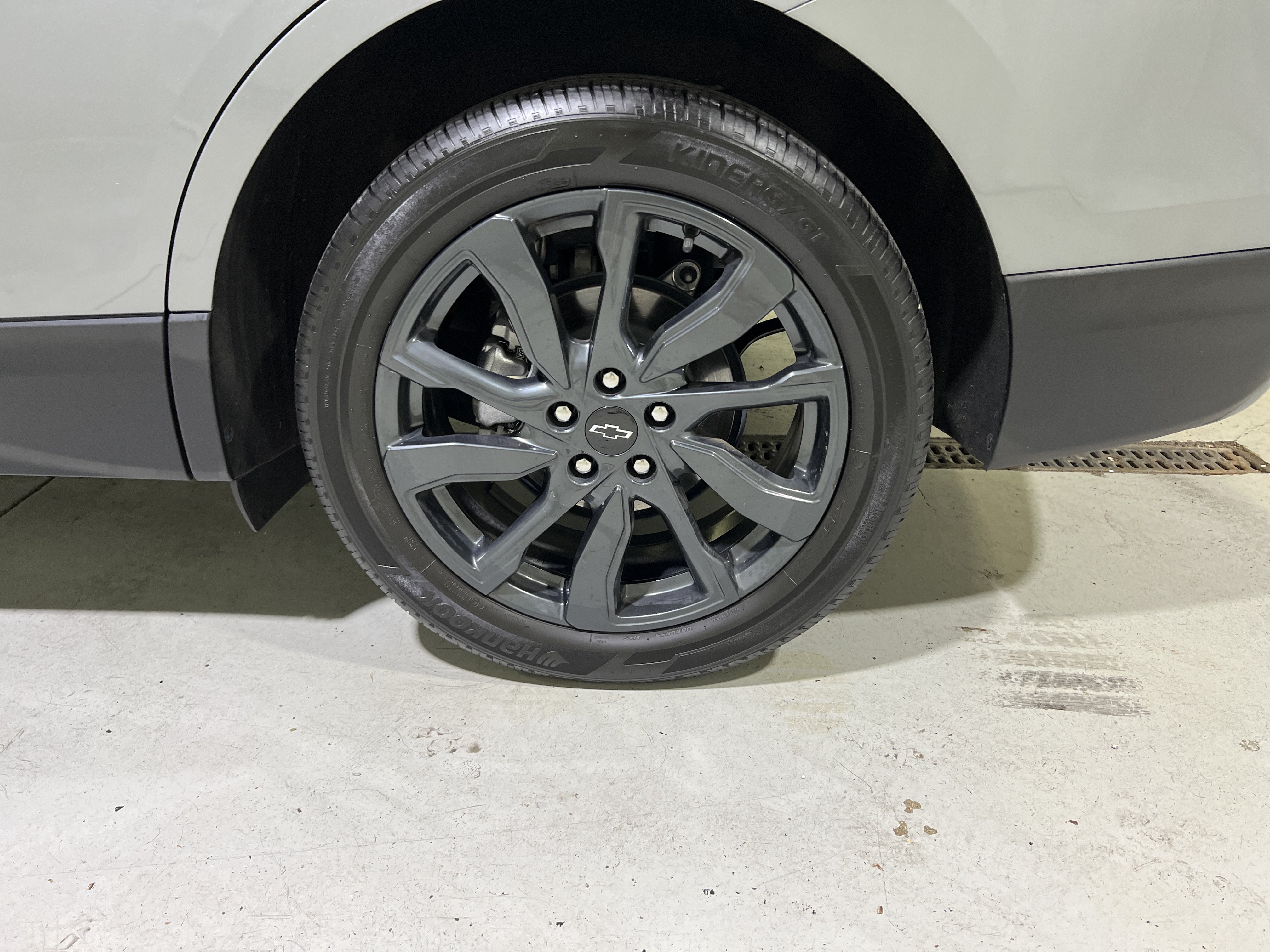 Used 2023 Chevrolet Equinox RS AWD/4WD image 13