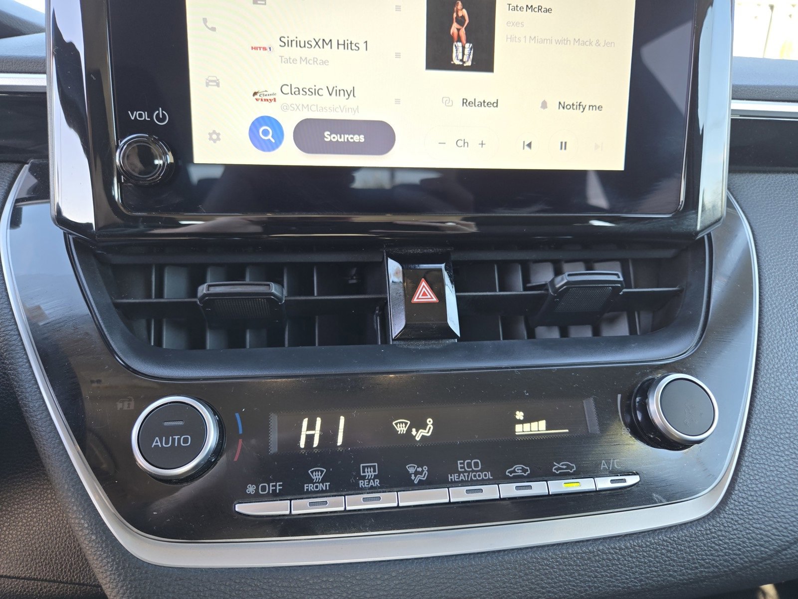 Used 2024 Toyota Corolla LE image 13