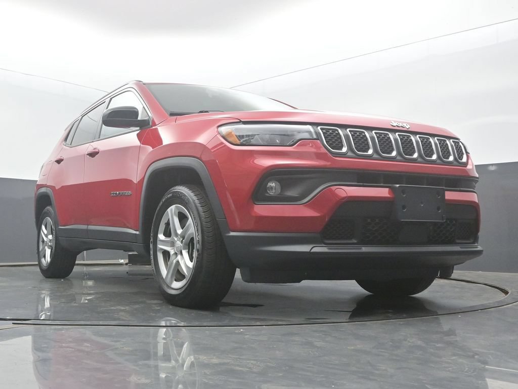 Used 2024 Jeep Compass Latitude AWD/4WD image 51
