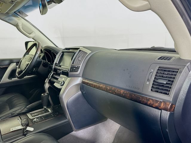 Used 2014 Toyota Land Cruiser AWD/4WD image 36
