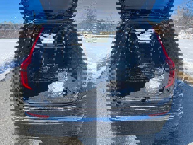 New 2026 Volvo XC90 T8 Plus w/ Protection Package Premier image 6