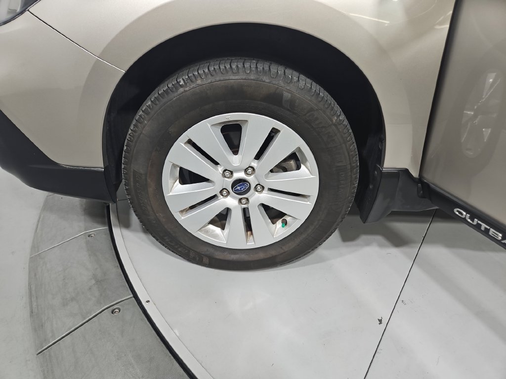 Used 2018 Subaru Outback 2.5i Premium w/ Popular Package #1 AWD/4WD image 26