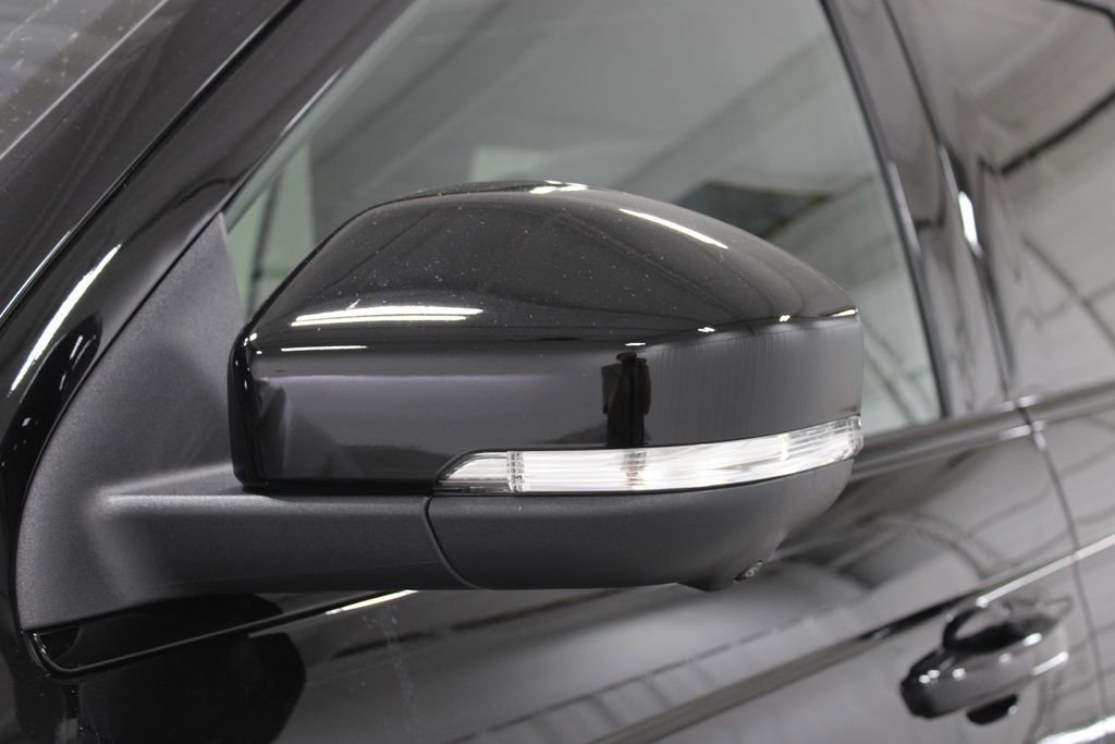 New 2025 Ford Expedition Platinum image 13