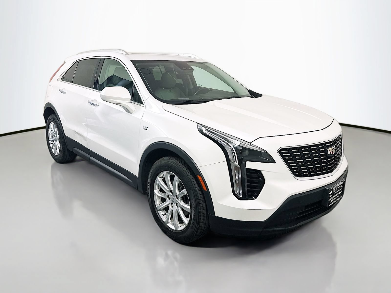 Used 2020 Cadillac XT4 Luxury w/ Cold Weather Package AWD/4WD image 1