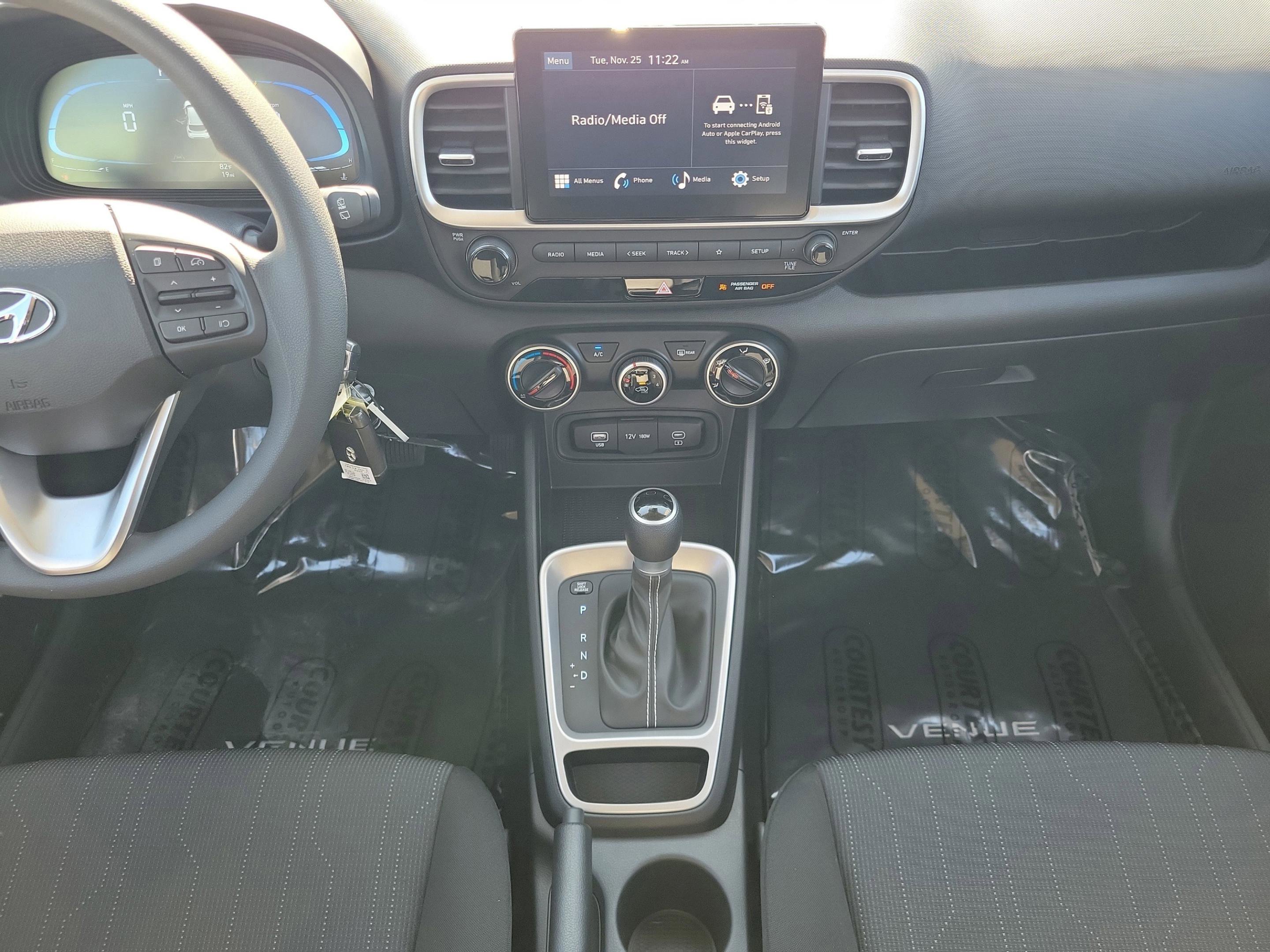 New 2026 Hyundai Venue SE image 15
