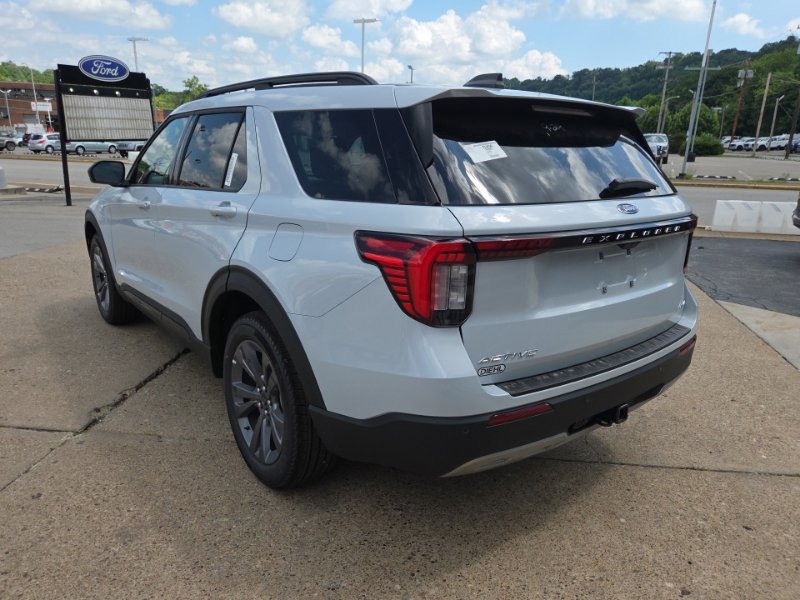 New 2026 Ford Explorer Active w/ Active Comfort Package AWD/4WD image 5