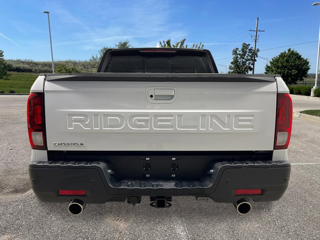New 2026 Honda Ridgeline Black Edition image 4