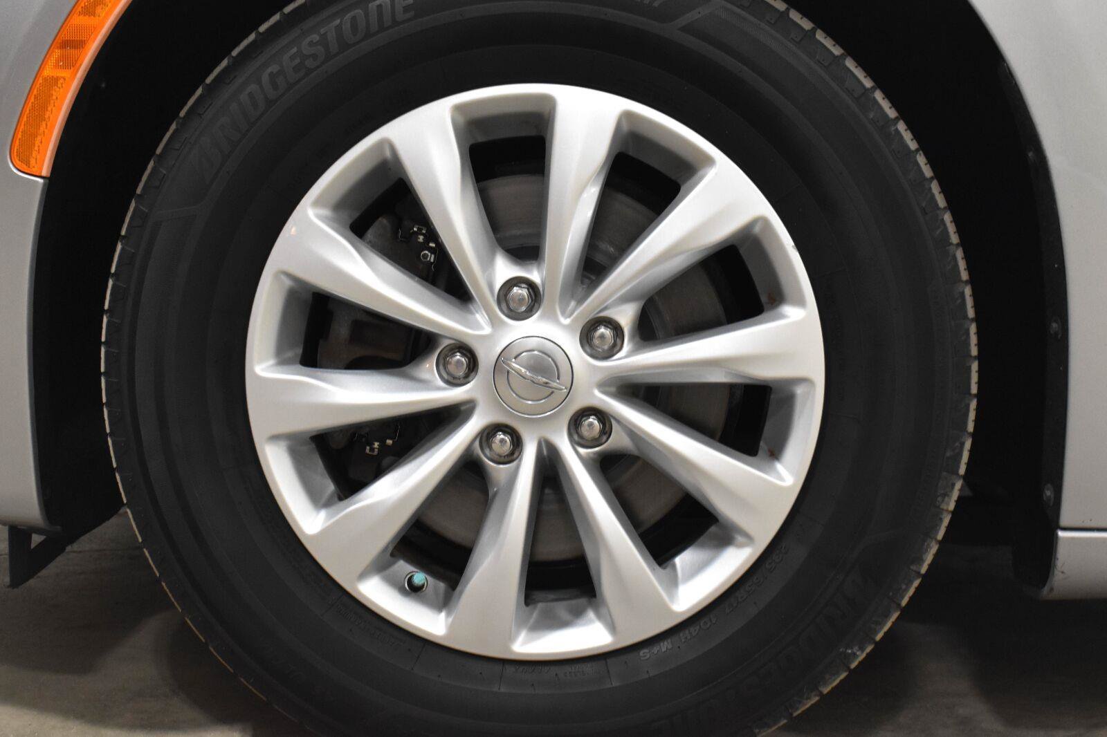 Used 2018 Chrysler Pacifica Touring-L FWD image 30
