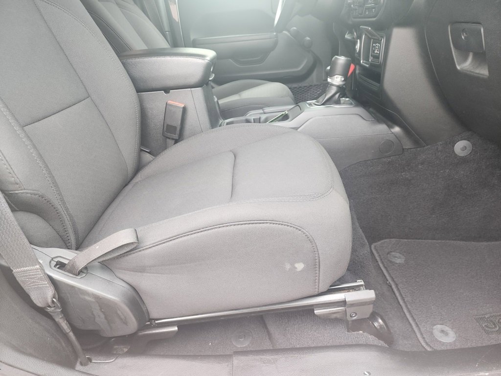 Used 2023 Jeep Wrangler Sport image 35