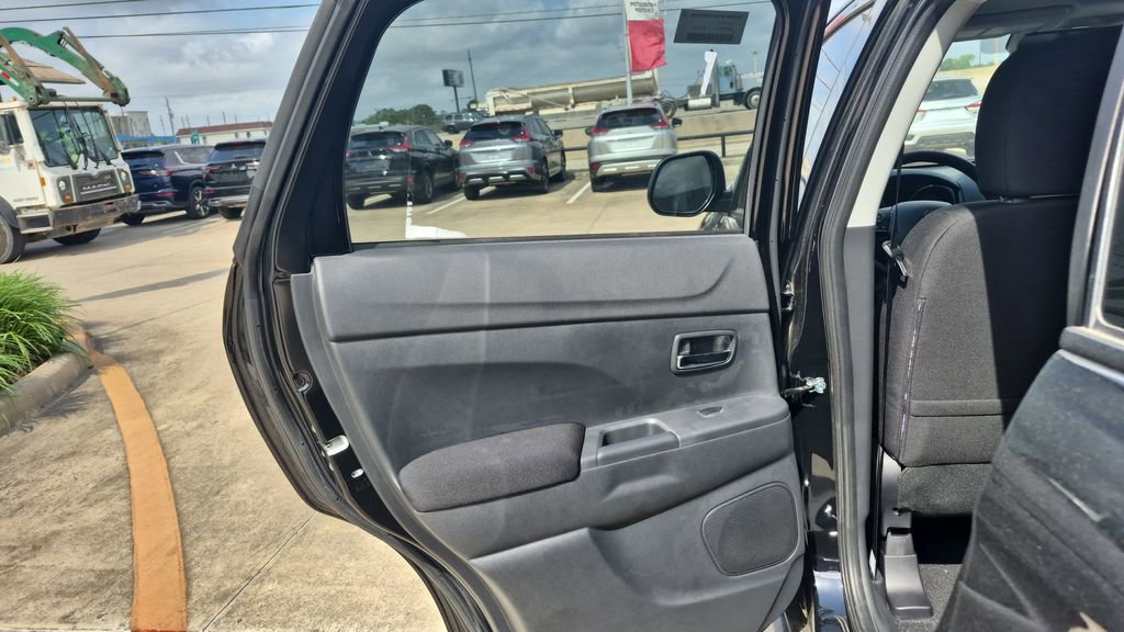 Used 2025 Mitsubishi Outlander Sport LE image 17