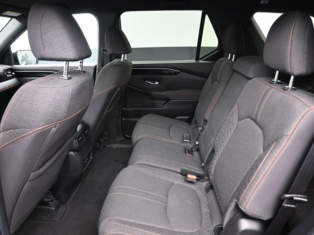 Certified 2025 Honda Pilot Sport image 26