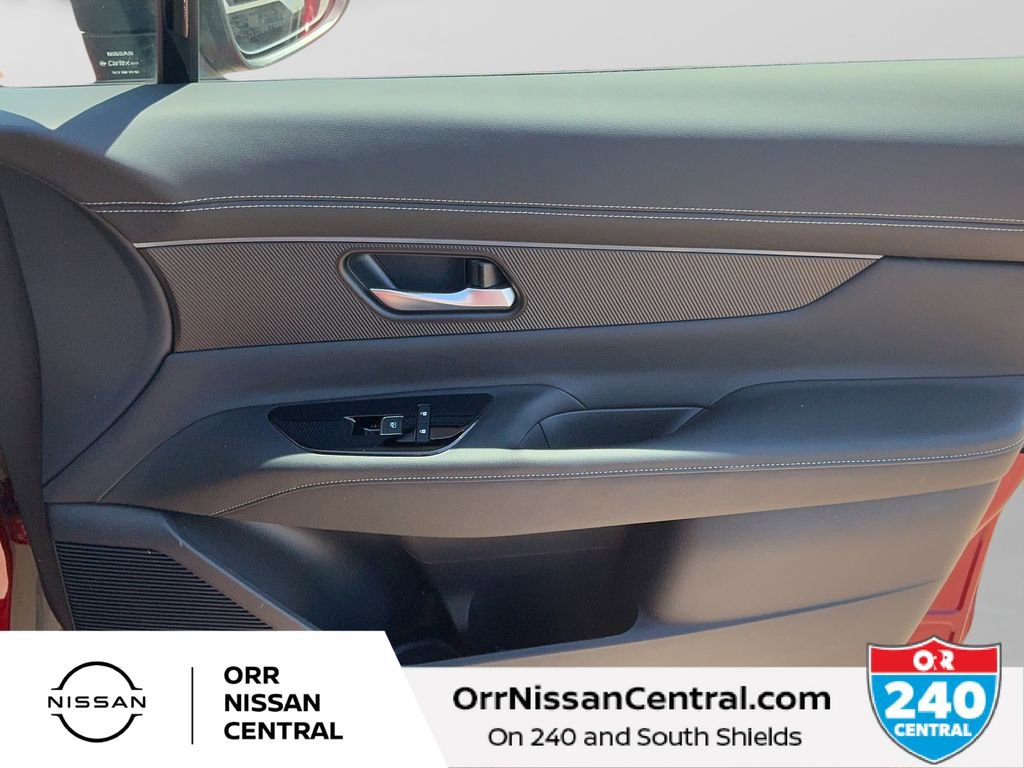 Used 2025 Nissan Murano SV FWD image 10