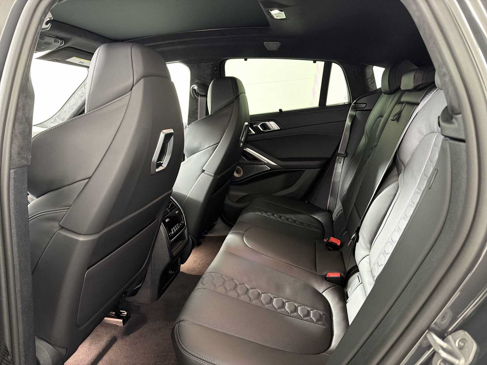 New 2026 BMW X6 M Competition w/ Executive Package AWD/4WD image 18