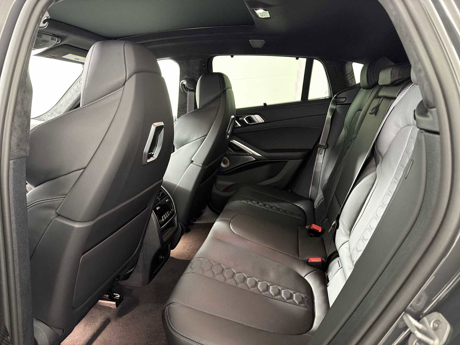New 2026 BMW X6 M Competition w/ Executive Package AWD/4WD image 18