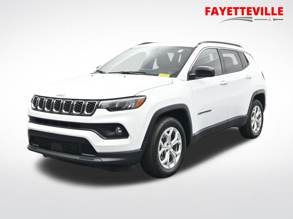 Used 2024 Jeep Compass Latitude image 1