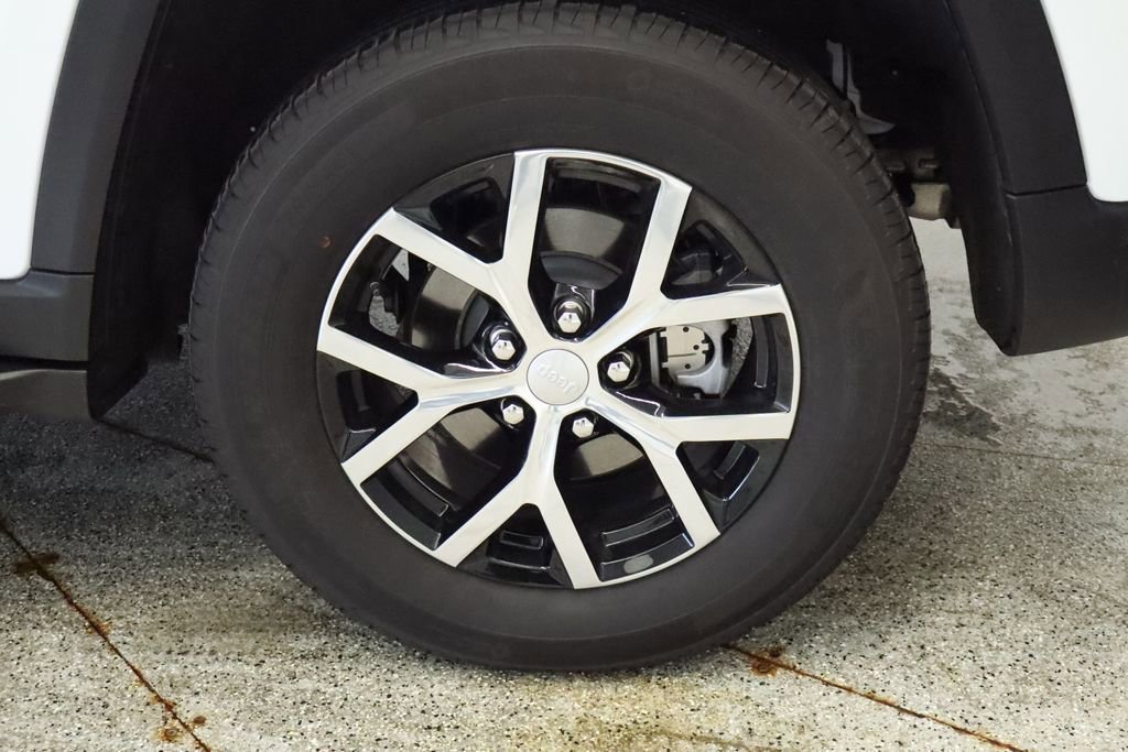 Used 2025 Jeep Grand Cherokee Limited w/ Trailer Tow Package image 15