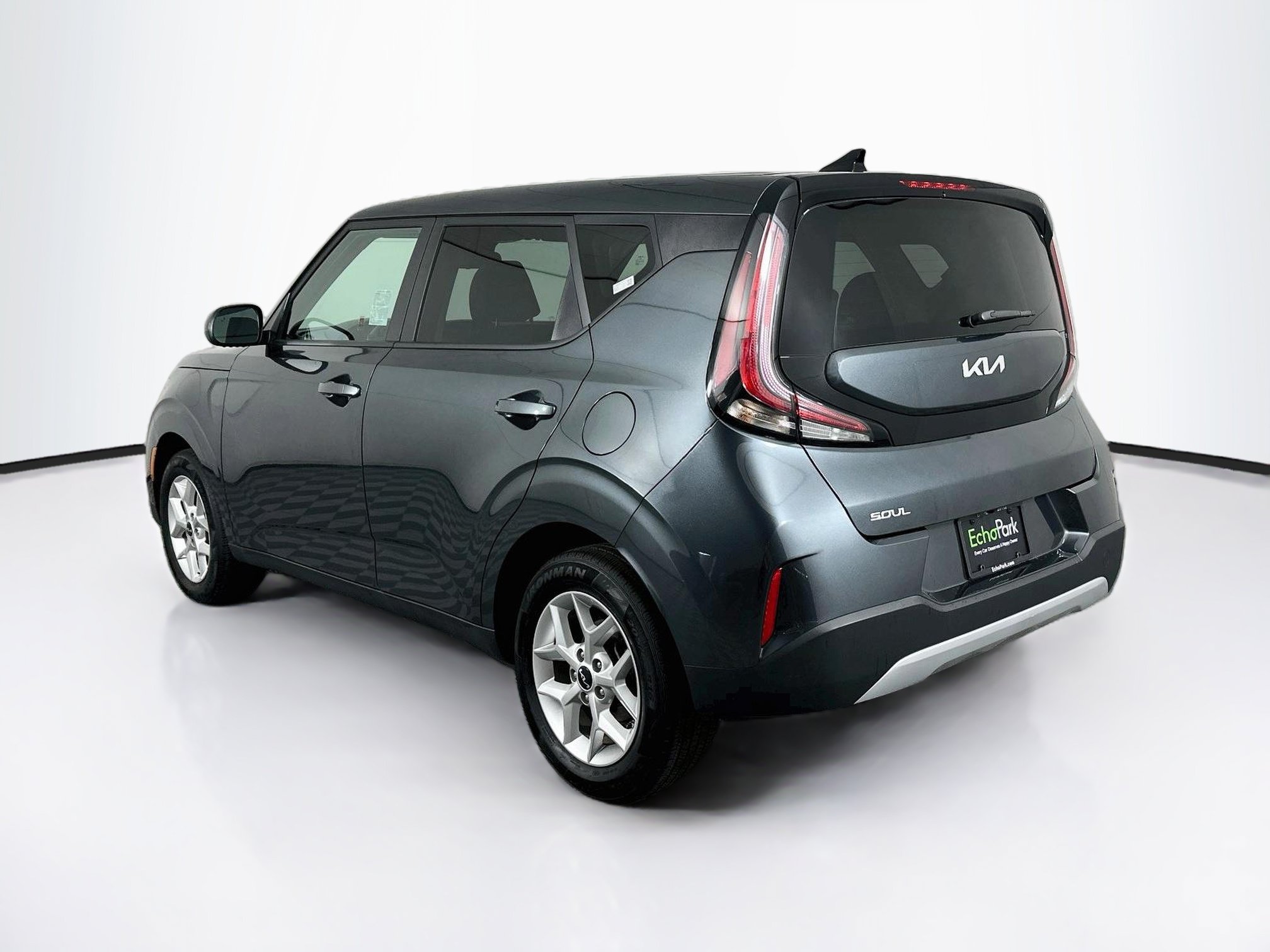 Used 2025 Kia Soul LX w/ LX Technology Package FWD image 5