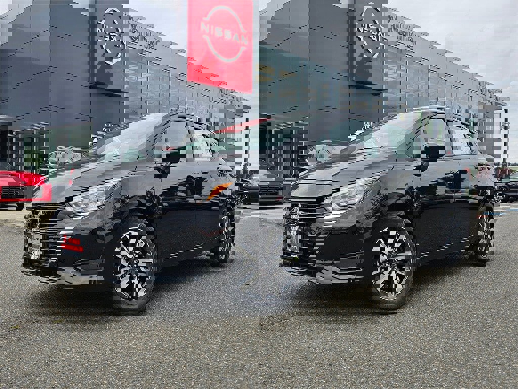 New 2025 Nissan Versa SV w/ Trunk Package