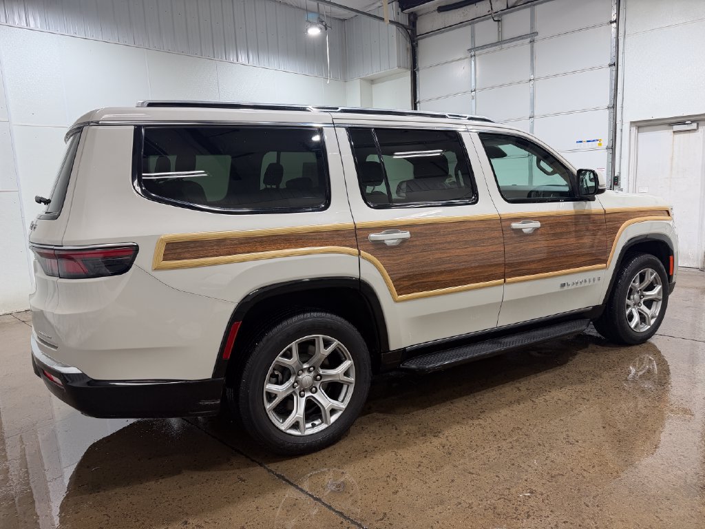 Used 2022 Jeep Wagoneer Series II w/ Rear Seat Video Group 1 AWD/4WD image 15