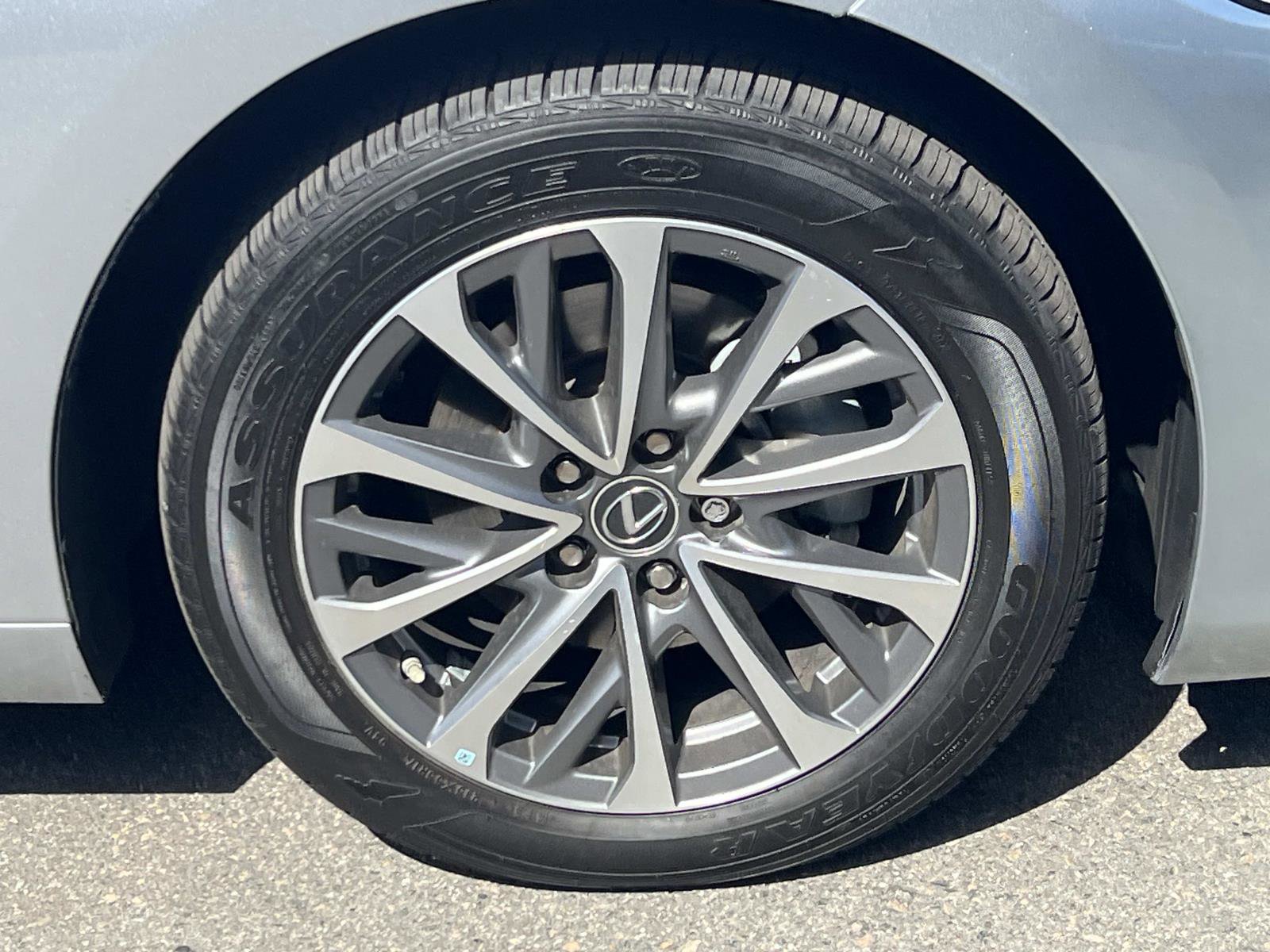 Used 2023 Lexus ES 350 w/ Accessory Package (Z1) image 28