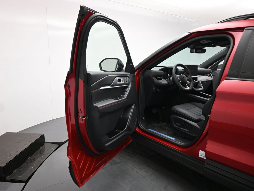 New 2026 Ford Explorer ST-Line w/ ST-Line Street Pack image 8