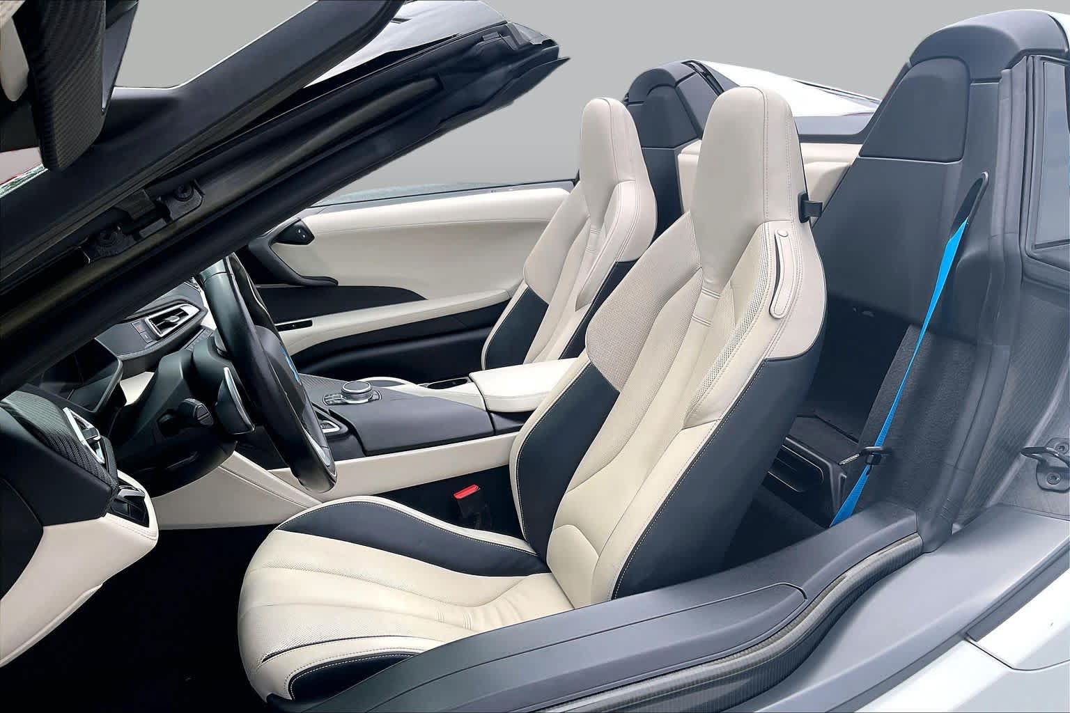 Used 2019 BMW i8 Roadster AWD/4WD image 7