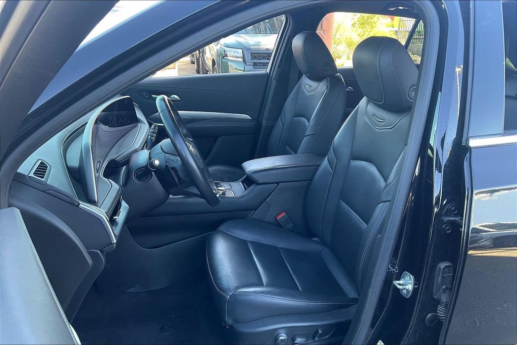 Used 2025 Cadillac XT4 Premium Luxury image 23