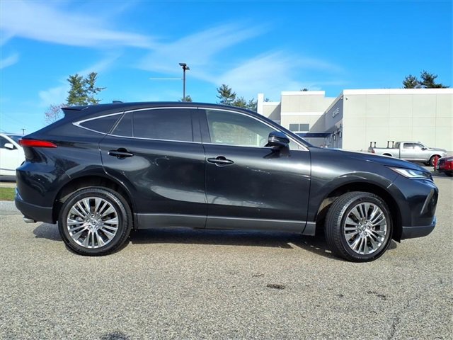 Used 2022 Toyota Venza Limited w/ Advanced Technology Package image 2