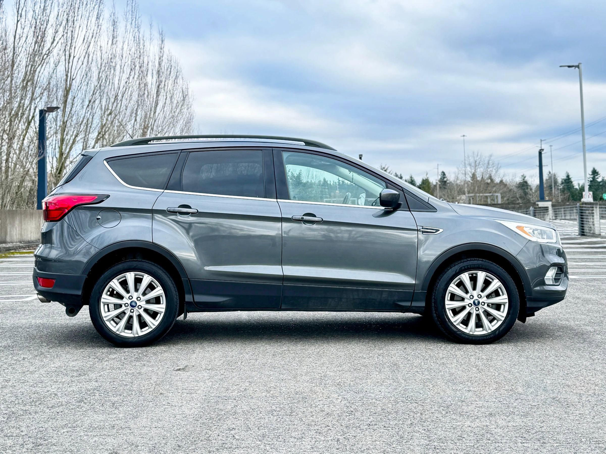 Used 2019 Ford Escape SEL image 3