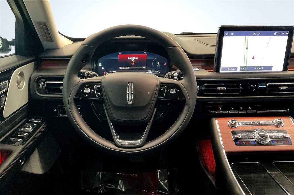 Used 2024 Lincoln Aviator Reserve w/ Equipment Group 201A image 5