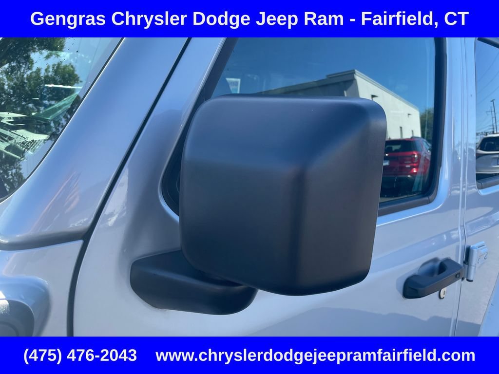 Certified 2024 Jeep Wrangler Unlimited Sahara w/ Technology Group AWD/4WD image 14