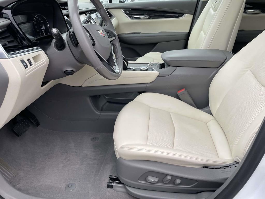 Used 2020 Cadillac XT6 Premium Luxury image 21