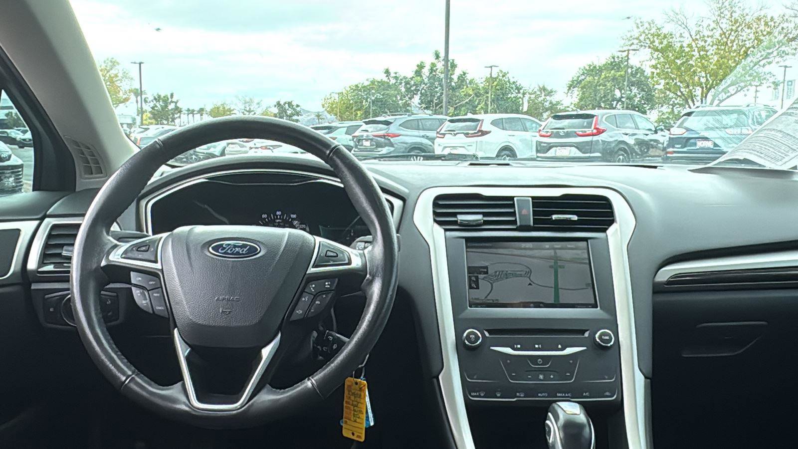 Used 2015 Ford Fusion SE w/ Equipment Group 202A image 7