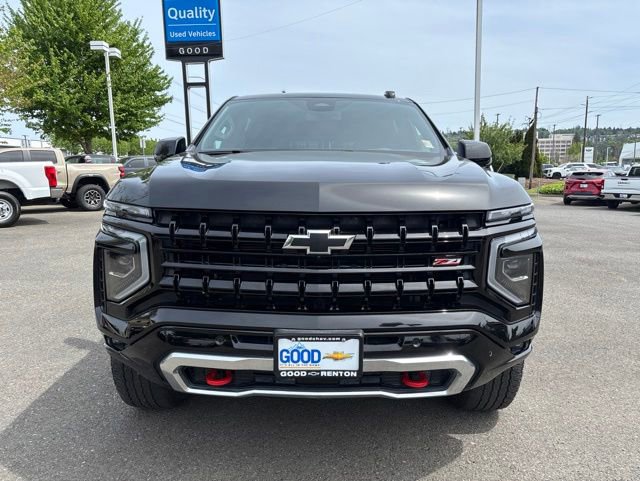 Used 2025 Chevrolet Suburban Z71 AWD/4WD image 8
